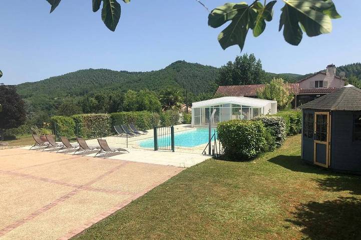 Appartement de vacances pour 8 personnes, avec piscine et terrasse, animaux acceptés