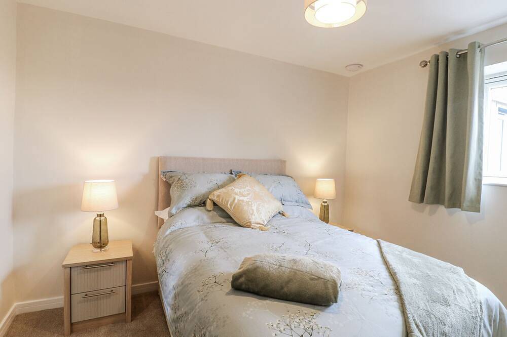 Fields View, family friendly, character holiday cottage in Alrewas in Staffordshire