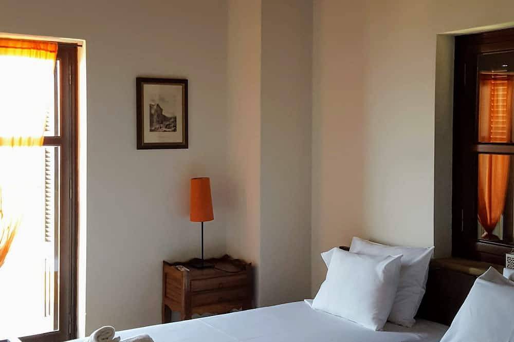 Villa Phoebe in Stoupa, sehr ruhige Gegend, privater Pool, spektakulärer Meerblick. in Stoupa, Messenien