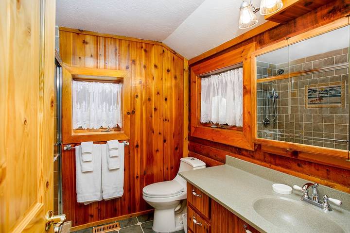 Ferienhaus für 6 Personen, mit Garten und Whirlpool sowie Balkon - 1