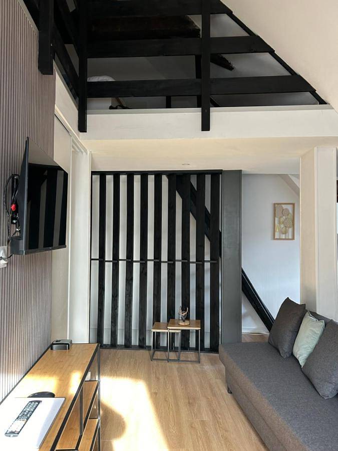 Appartement entier, One-Bedroom Apartment in Givet (homonymie), Parc naturel régional des Ardennes