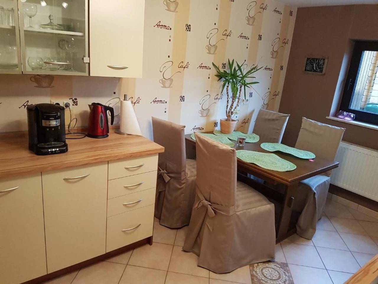 Ganze Wohnung, Ferienwohnung 'Gästehaus Petra Souterrain' mit Gemeinschaftsterrasse und Wlan in Steinau an der Straße, Südhessen