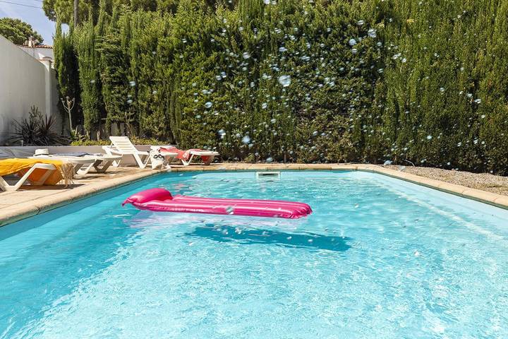 Chalet para 6 personas, con vistas además de terraza y jardín en Alt Empordà - 2