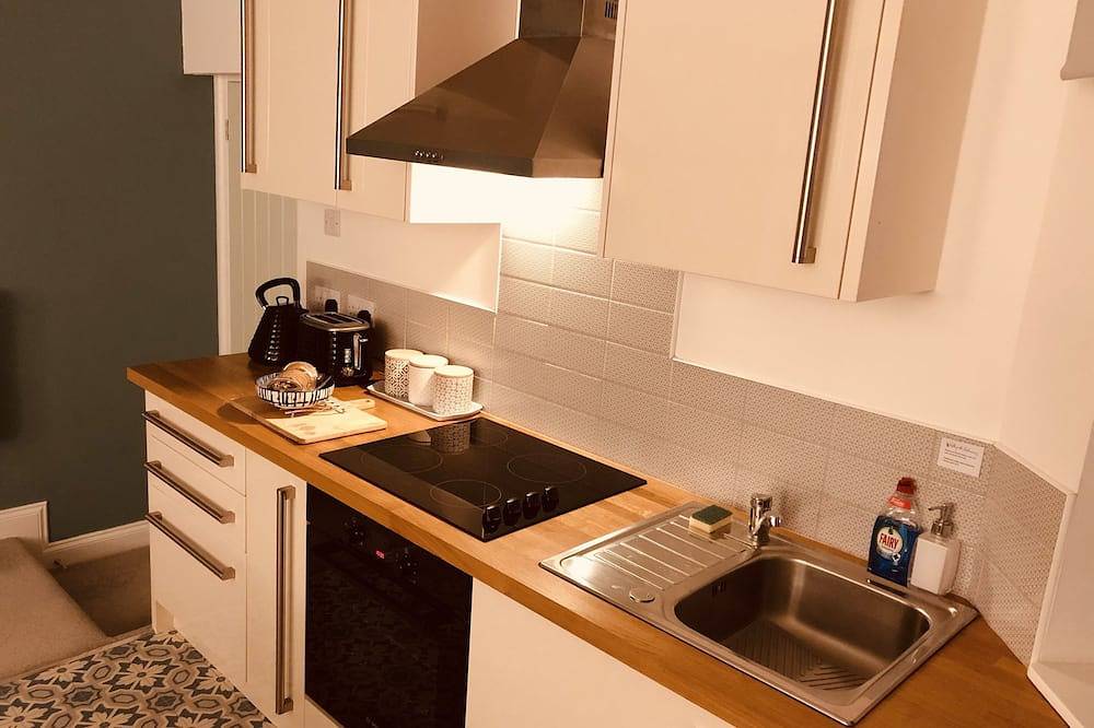 Entire apartment, Newly converted fresh, airy hideaway near Whitby in Whitby, North York Moors National Park