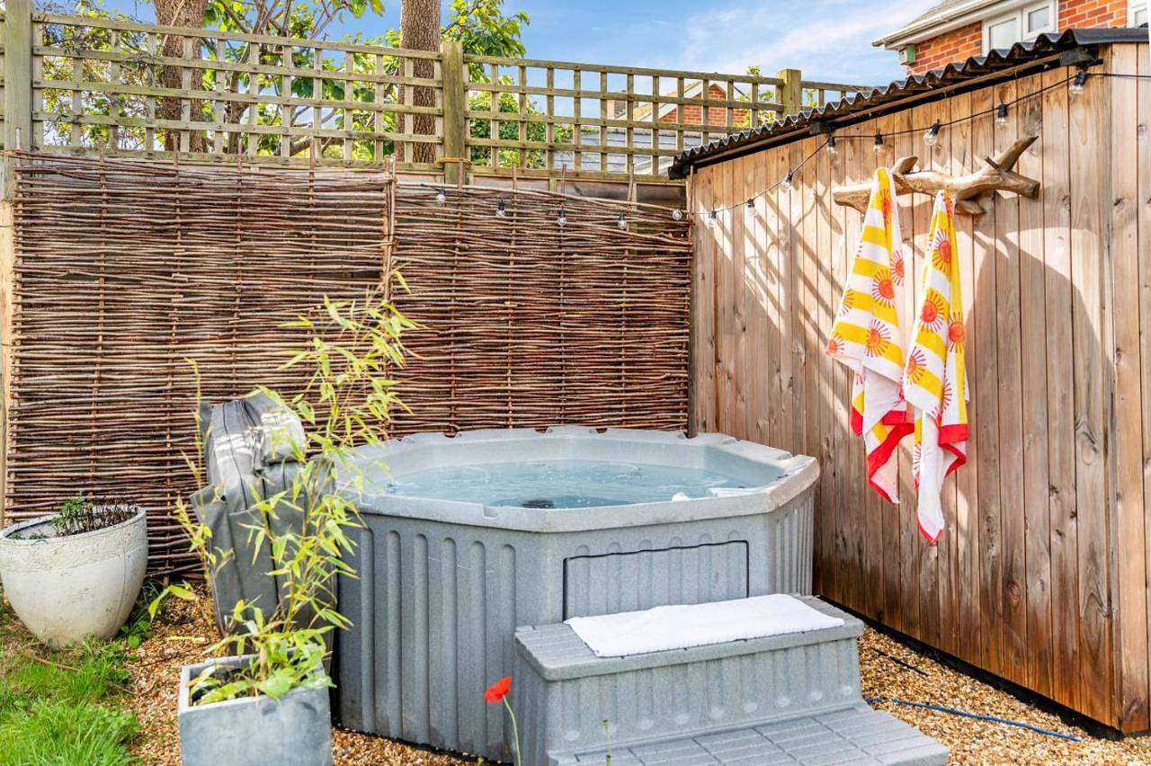 3 Bed in Milford On Sea oc-f33344 in Milford-on-Sea, Hampshire