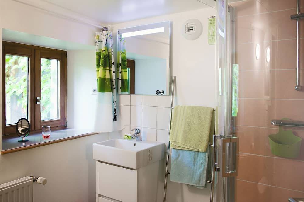 Entire apartment, Gite \"Chez Dimanche\" meublé tourisme 3*, independent entrance, 5 min from Belfort in Essert, Territoire-de-Belfort