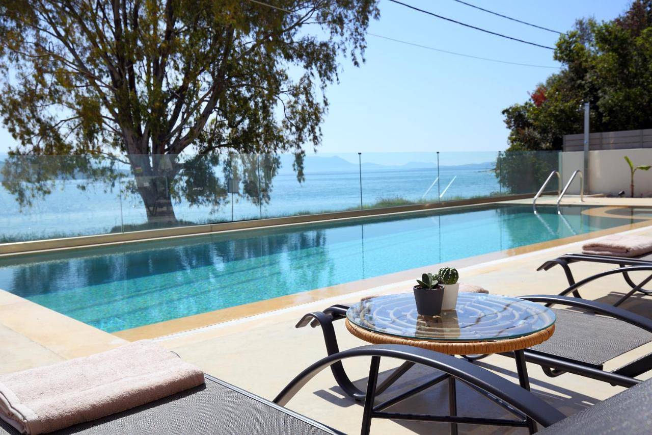 Almyra seafront residence in Ligia, Grèce