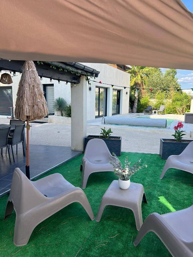 Villa pour 12 personnes, avec piscine ainsi que jardin et terrasse à Mauguio