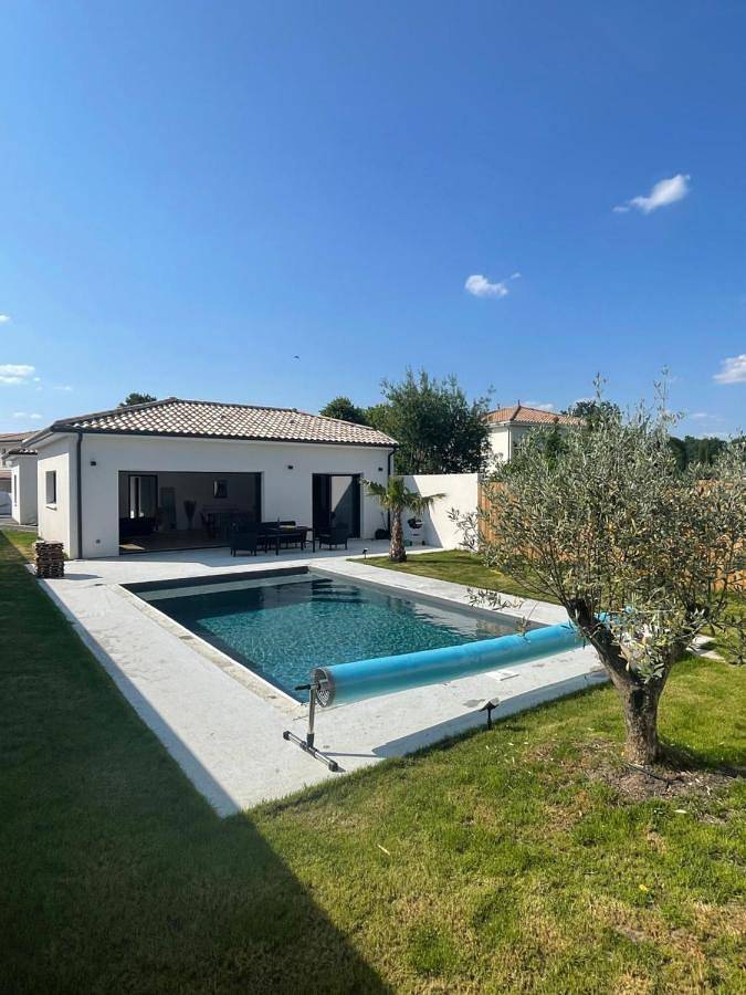 Location de vacances pour 6 personnes, avec piscine et terrasse à Tresses - 2