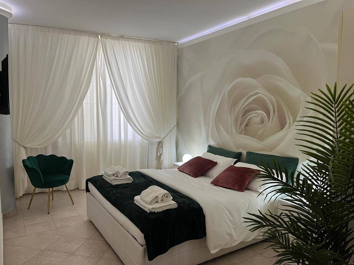 Queen Room with Spa Bath in Riposto, Catania e dintorni