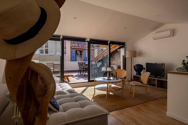 Gîte pour 6 personnes, avec terrasse dans Office De Tourisme De Cassis - 4