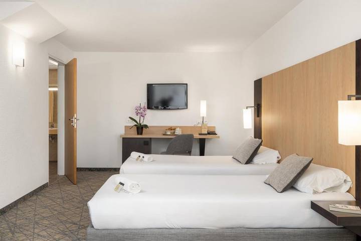 Hôtel pour 2 personnes, avec terrasse, animaux acceptés dans Grotte de Massabielle - 4