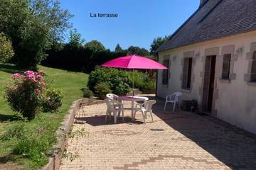 Location de vacances pour 4 personnes, avec terrasse et jardin à Plougonven