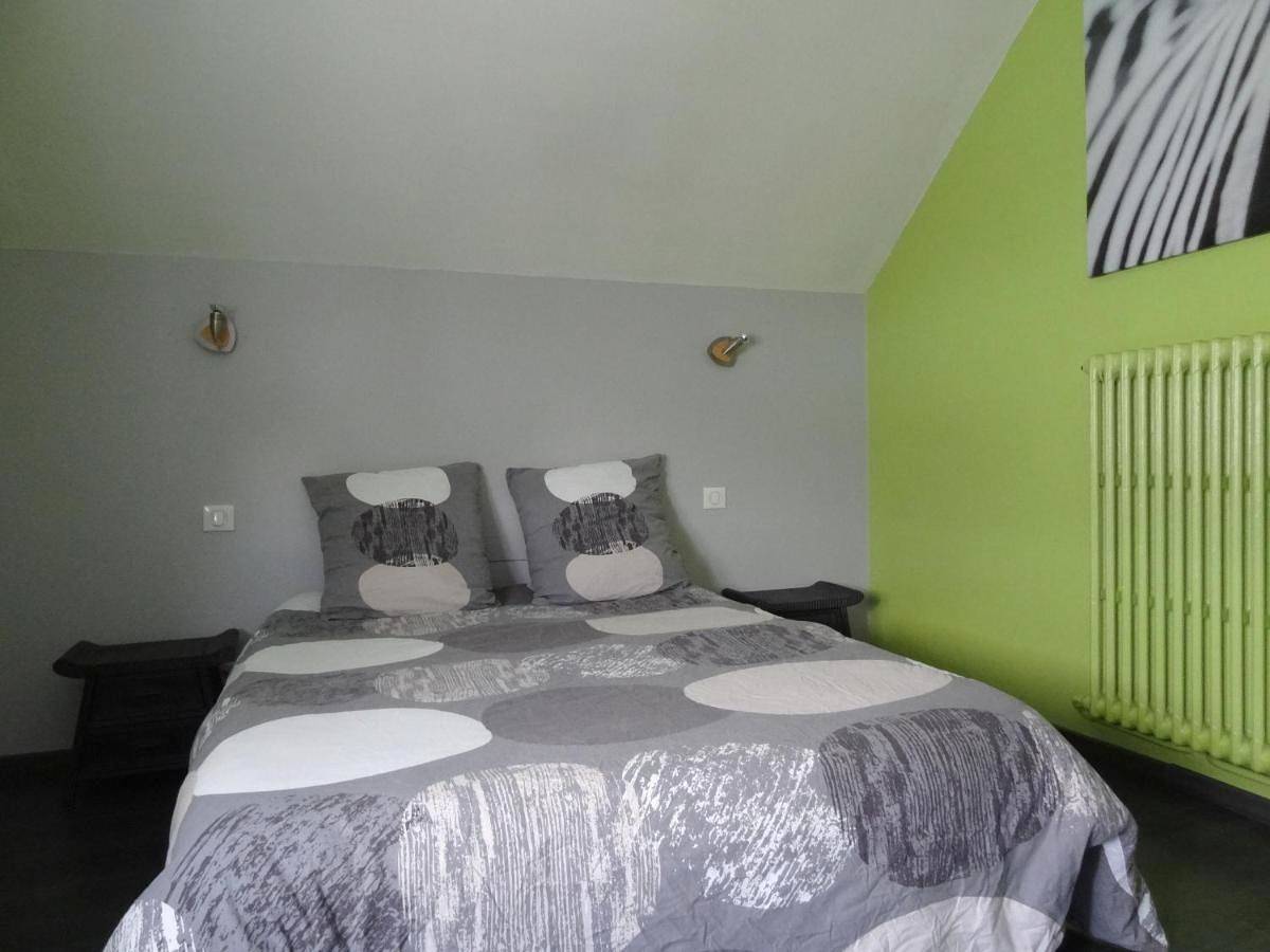 Appartement de vacances entier, Large Double Room in Nouan-le-Fuzelier, Sologne