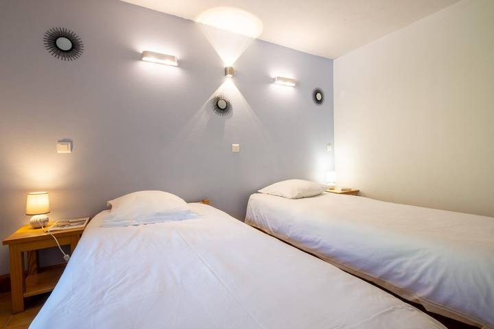 Gîte pour 4 personnes, avec terrasse et piscine, animaux acceptés à Les Vignes - 4