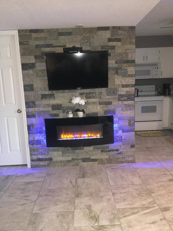 Ganze Wohnung, Ruhige Wohnung am See der Ozarks * Keine Reinigungsgebühr * in Lake Ozark, Lake of the Ozarks