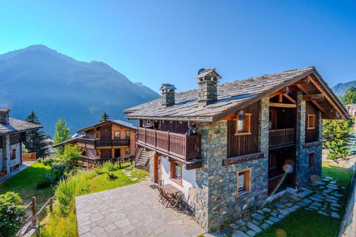Location de vacances pour 3 personnes, avec Balcon et Terrasse ainsi que Jardin et Vue à Ayas - 4