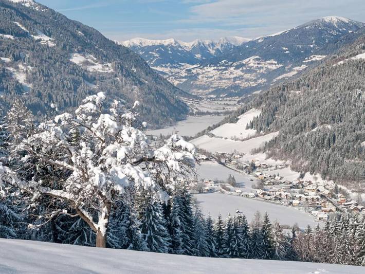 Chalet zwischen den Bergen an einem Alpensee in Afritz am See, Villach-Land