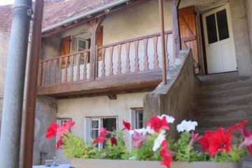 Location de vacances pour 8 personnes, avec jardin à Arnay-le-Duc