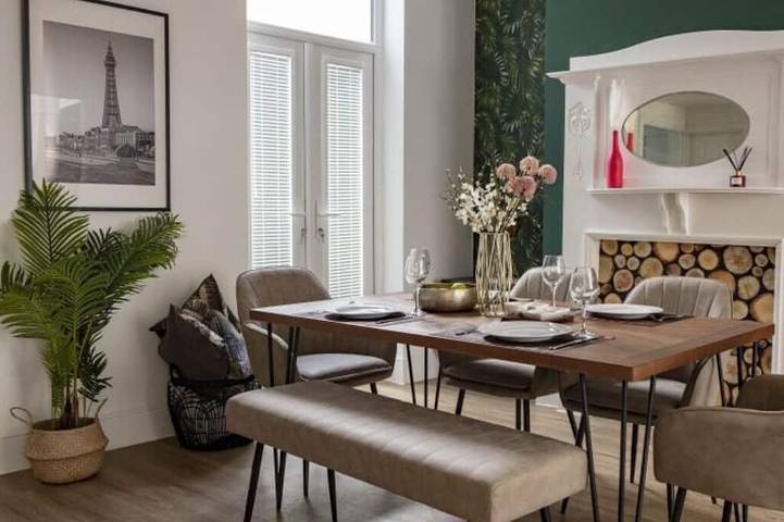 Holiday home for 10 people, with terrace and garden in Blackpool