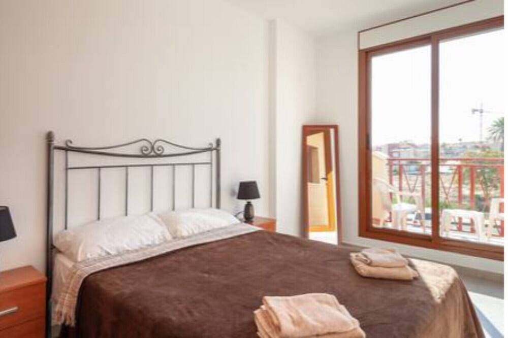 Flagship Private Villa 3bed + pool - sleeps 6 Mazarron (Free Wifi & Air-con)! in Puerto de Mazarrón, Mazarrón