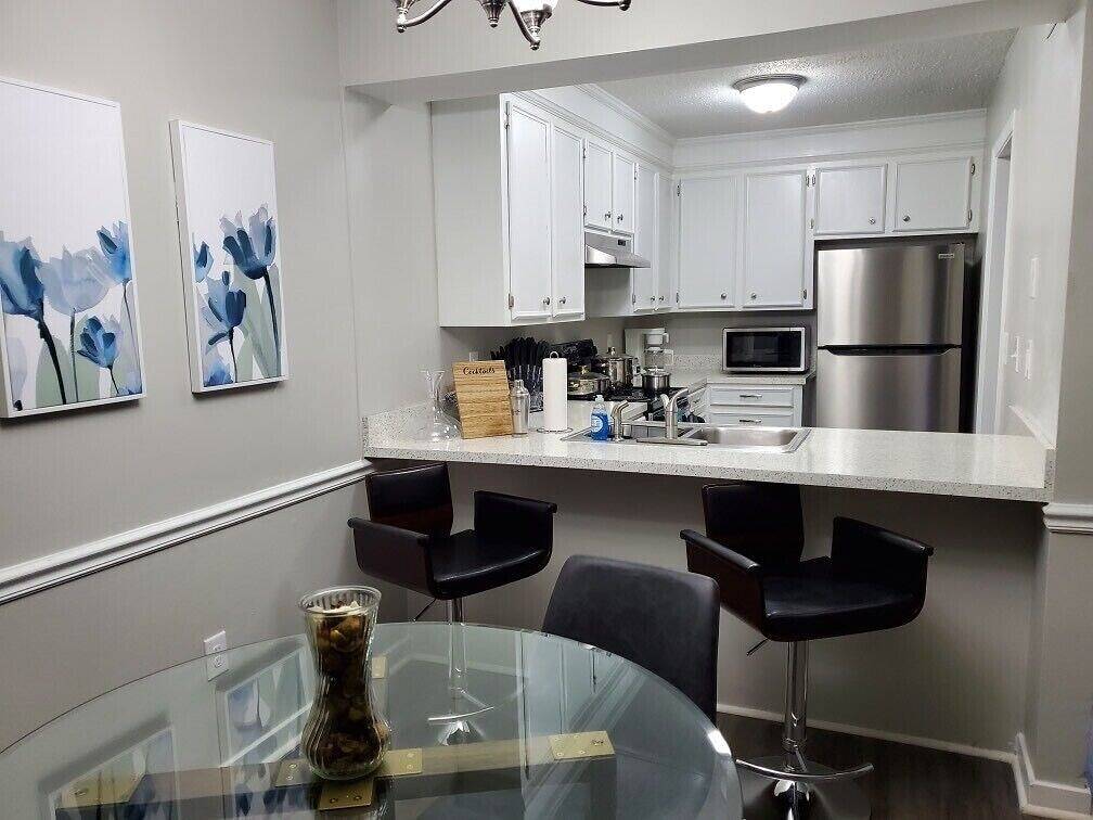 Modern Designer Townhouse | Ideal for Long Term Executive Stays in Jackson, Hinds County