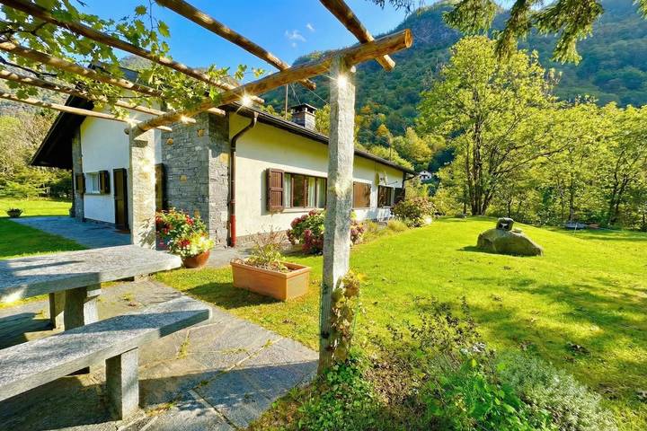 Chalet für 8 Personen, kinderfreundlich im Ticino - 2