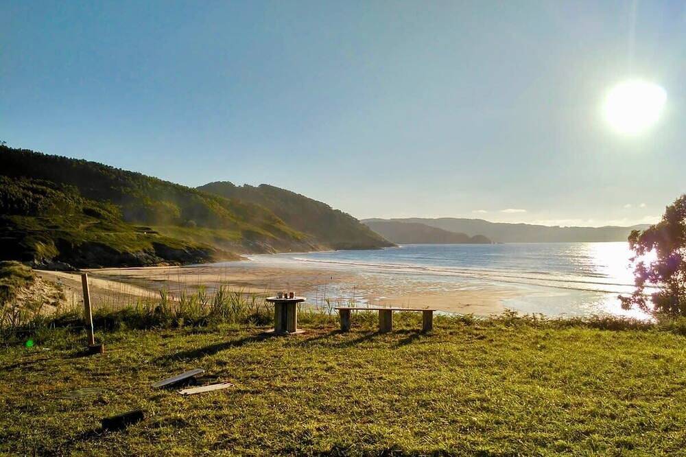 Entire apartment, The Cliffs - Mansión del Indiano I in Viveiro, Galician Coast