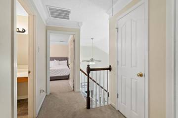 Vacation Home for 12 Guests in Charlotte, Mecklenburg County, Picture 3