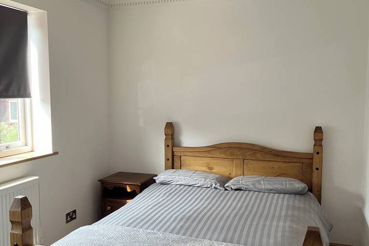 The Bungalow @ Palm Bay with hot tub and sauna. in Botany Bay, Kent