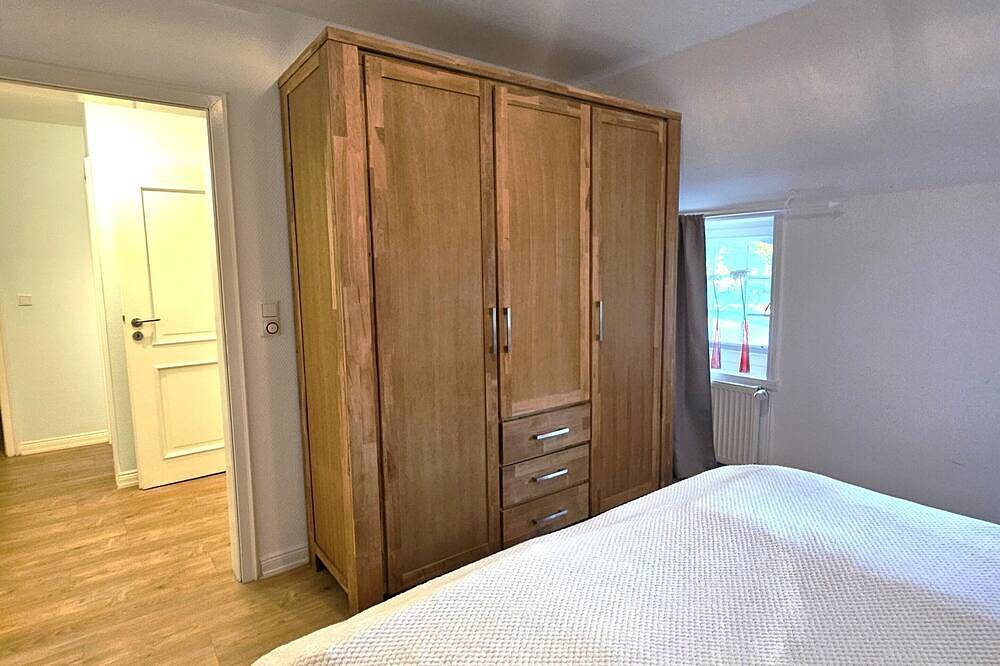 Ganze Wohnung, Ferienwohnung im Eg in Wrixum auf Föhr: 76 m² mit Terrasse & Garten in Wrixum, Föhr