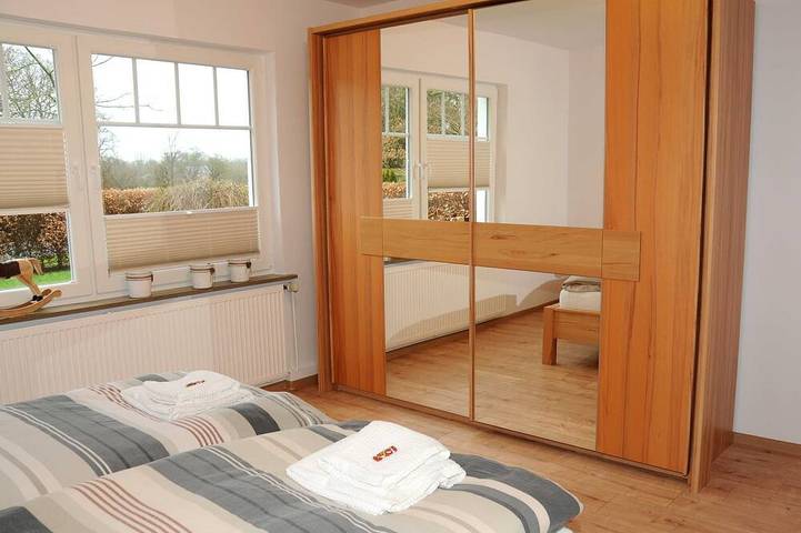 Ferienhaus für 4 Personen, mit Terrasse und Garten in Leer - 4