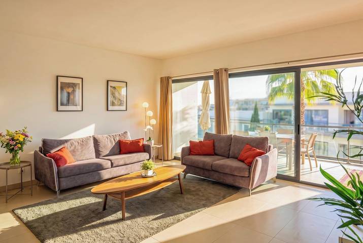 Hel lejlighed, Apartment 'Cavalo Preto' with Shared Pool, Wi-Fi and Air Conditioning in Quarteira, Faro Distrikt