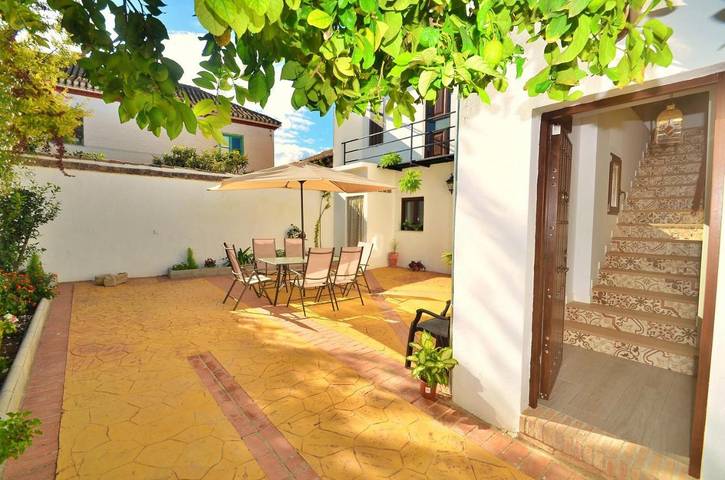 Villa per 9 persone, con Balcone e Idromassaggio nonché Terrazza e Giardino a Granada