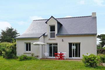 Gîte pour 5 personnes, avec jardin dans Lerat
