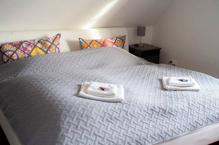 Ferienhaus für 8 Personen, mit Whirlpool und Terrasse sowie Garten und Sauna in Timmel - 3