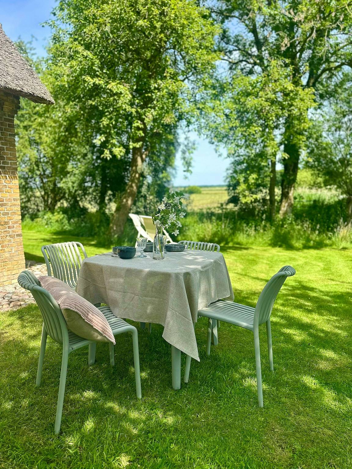 Apartamento inteiro, Apartamento en una casa con techo de paja situada en un paraje aislado junto al pantano in Schwabstedt, Eider-Treene-Sorge
