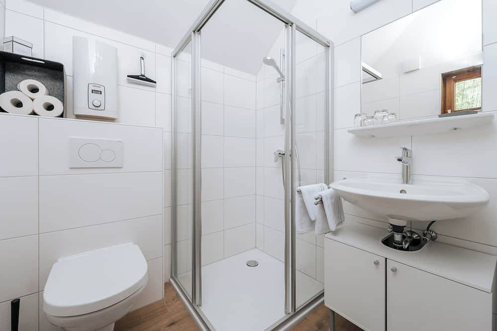 Tinyhouse mit Holzofen, Wlan, Parkplatz und Garten nur 300m vom See entfernt in Grundlsee, Liezen und Umgebung