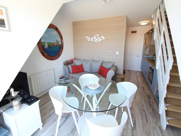 Appartement entier, Appartement de vacances pour 4 personnes avec balcon in Saint-Vaast-la-Hougue, Région de Cherbourg