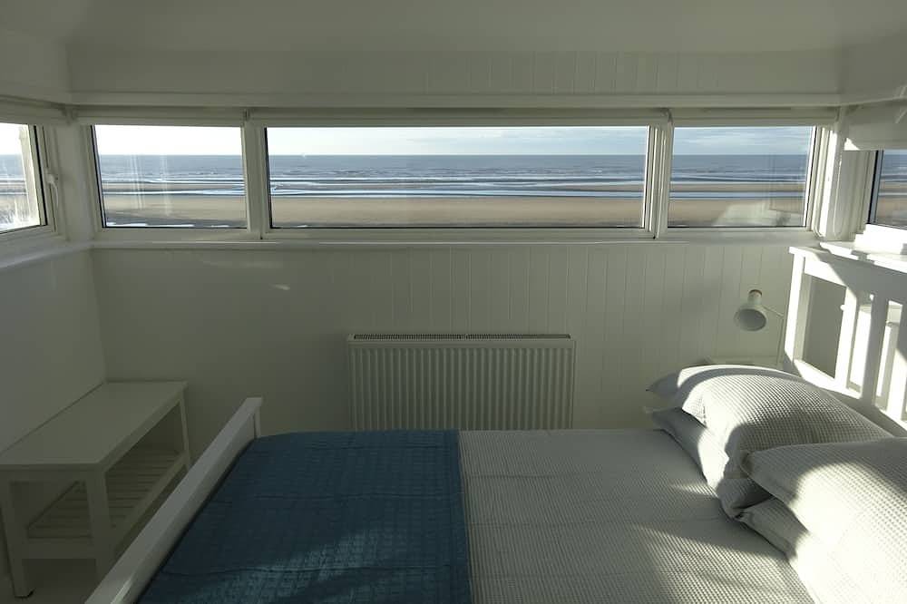 The Watchhouse  at Camber Sands,absolute beach front property. in Camber Sands, Camber