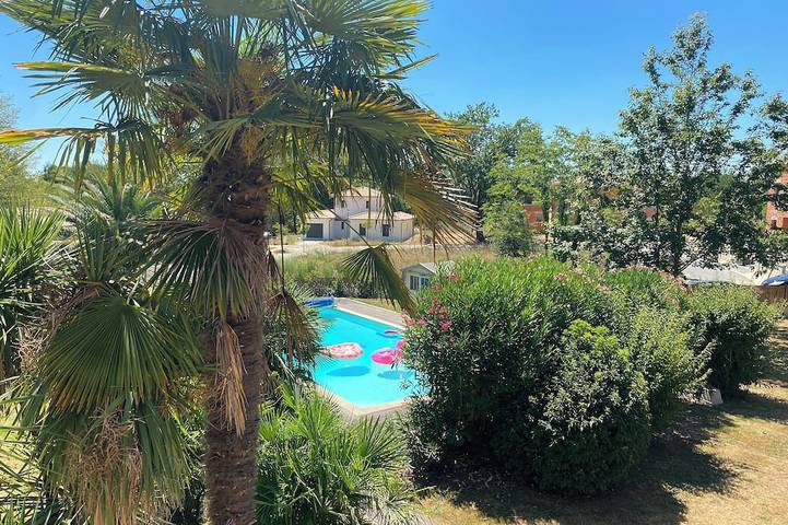 Location de vacances pour 12 personnes, avec Piscine à Pompignac