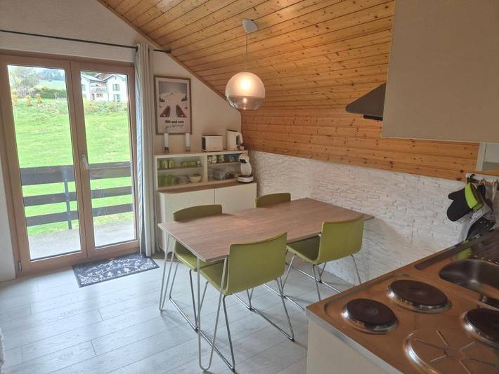 Gîte pour 3 personnes, avec vue et balcon dans La Lécherette - 3