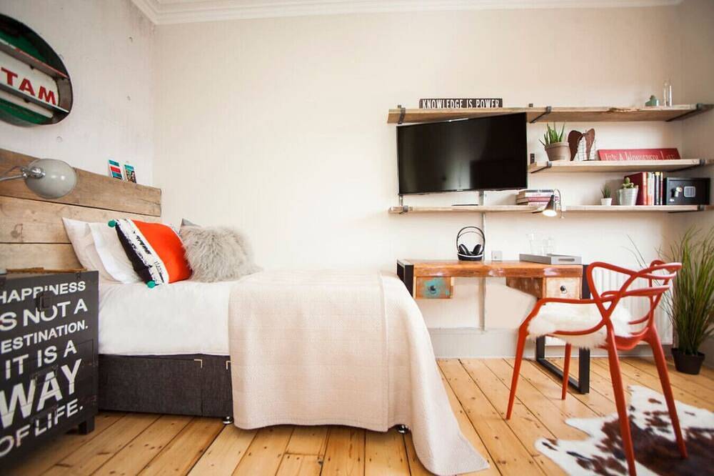 Higgihaus 46 5 Bedroom House in Bristol, South West England