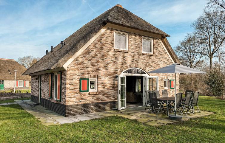 Vakantiehuis voor 8 personen, with Terras and Whirlpool as well as Tuin and Sauna in Twente