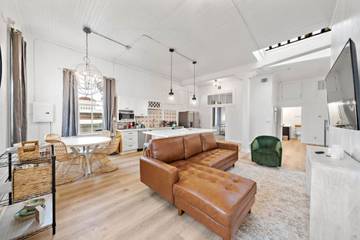 Vacation Rental for 6 Guests in Galveston Island, Galveston, Picture 1