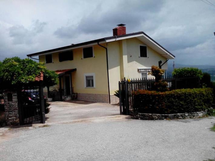 Casa vacanza per 4 persone, con terrazza e giardino nonché panorama, con animali domestici in Contursi Terme