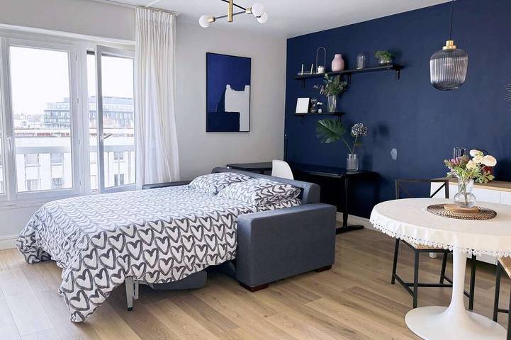 Ganze Wohnung, 3 minutes from metro, sleeps 2, and parking at Porte de Versailles 3 stars in Vanves, Hauts-de-Seine
