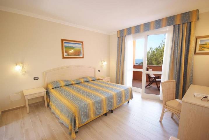 Ferienpark für 5 Personen, mit Garten und Ausblick sowie Pool auf Elba - 3