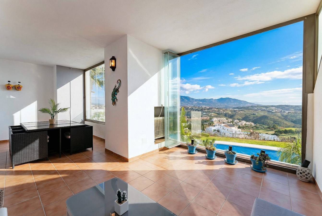 Ganze Wohnung, Apartment mit Panoramablick im La Cala Hill Club in Sitio de Calahonda, Mijas