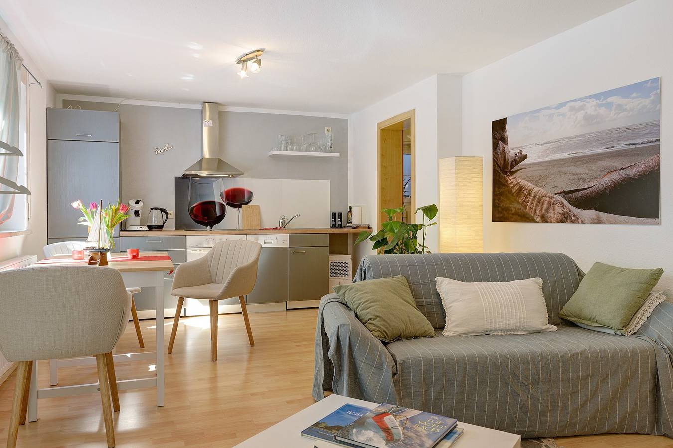 Ganze Wohnung, Apartment „Kornblume“ mit privater Terrasse und Wlan in Bodman-Ludwigshafen, Obersee (Bodensee)